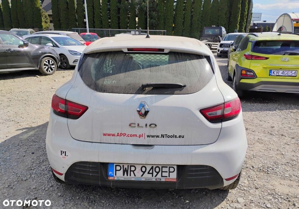 Renault Clio - 17