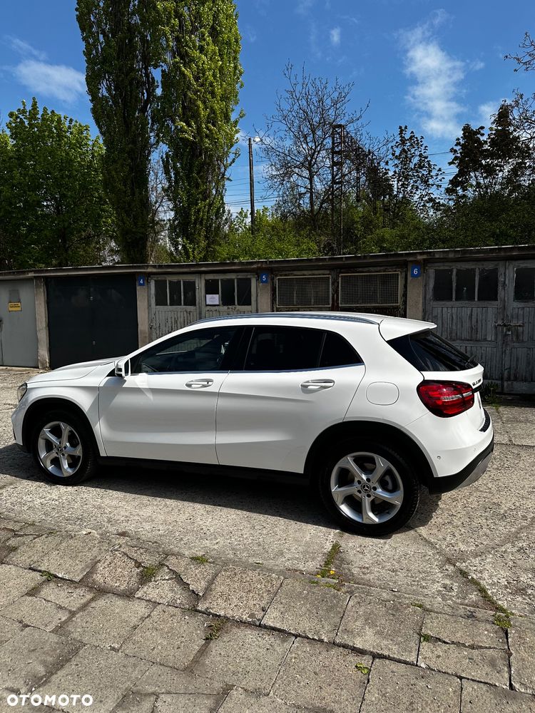 Mercedes-Benz GLA 200 7G-DCT - 10