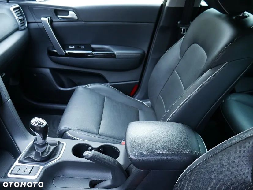 Kia Sportage 1.6 GDI 2WD Dream-Team Edition - 33