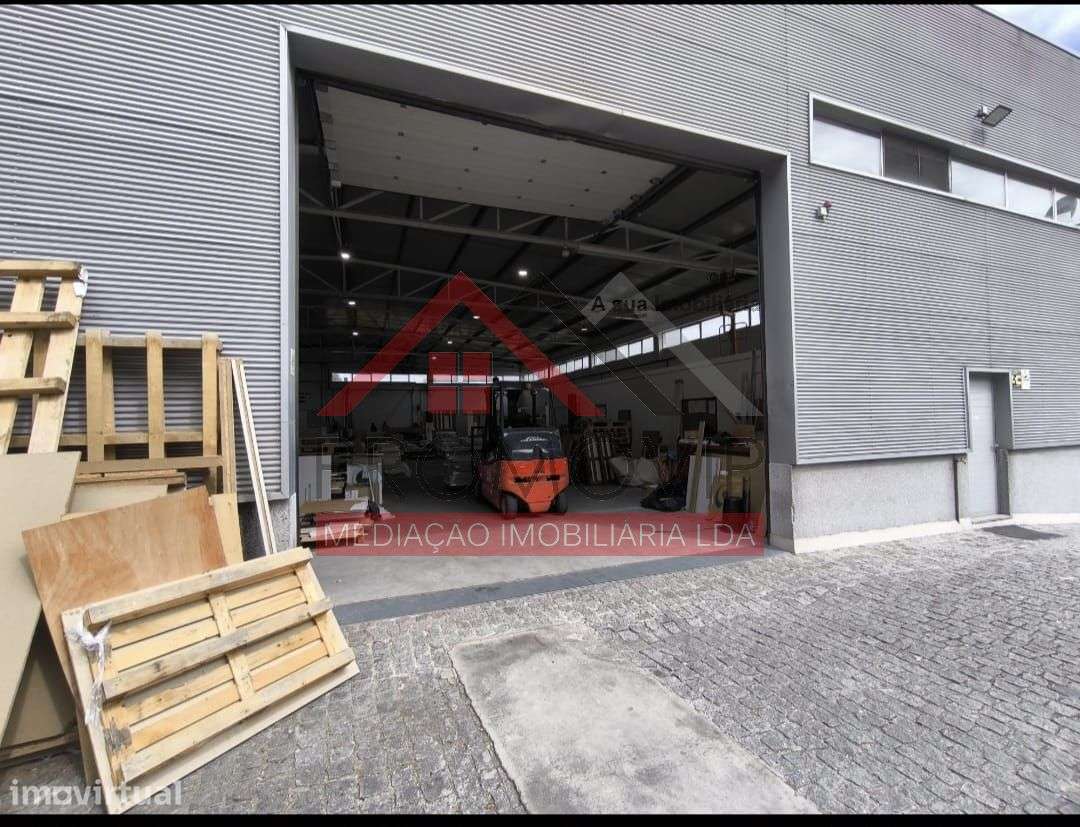 Armazém Industrial Sezerdelo Guimarães - Grande imagem: 4/4