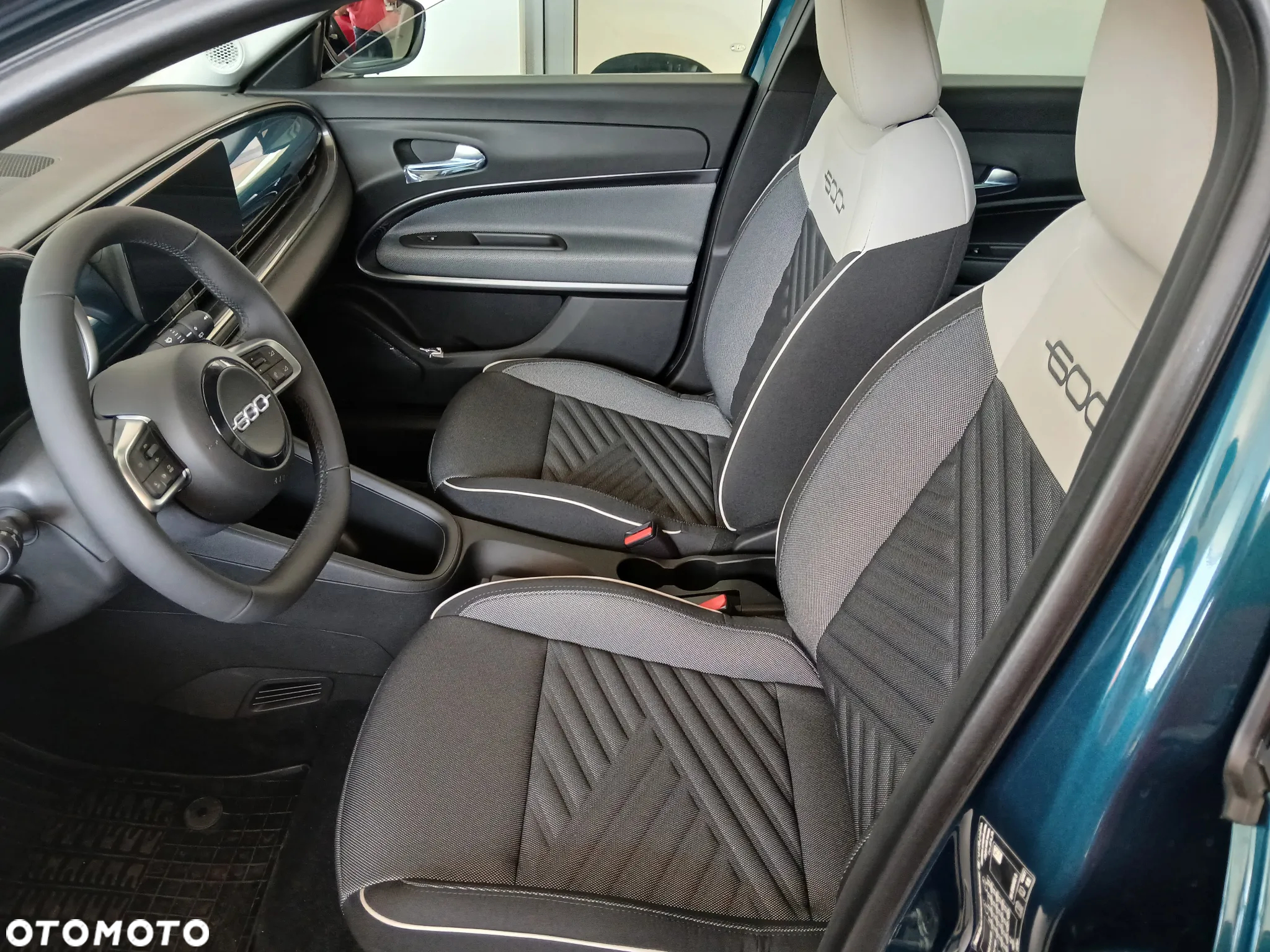 Fiat 600 1.2 Turbo Hybrid eDCT - 8