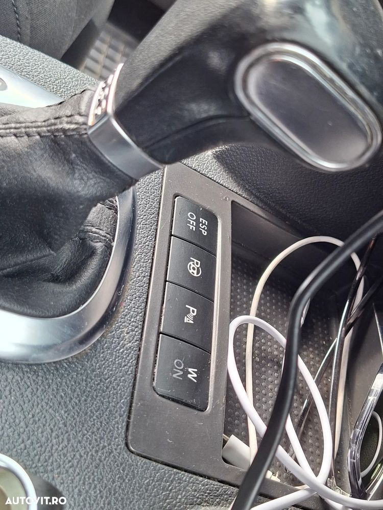 Volkswagen Touran 2.0 TDI DPF DSG Highline - 19