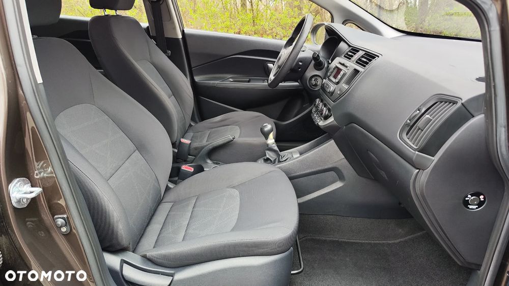 Kia Rio 1.2 Attract - 32