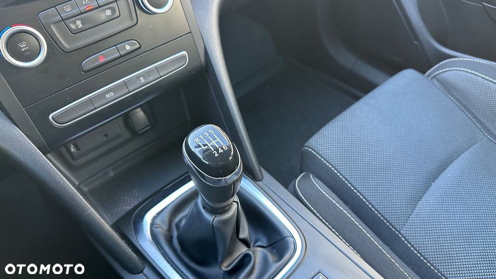 Renault Megane IV 16-20 - 14