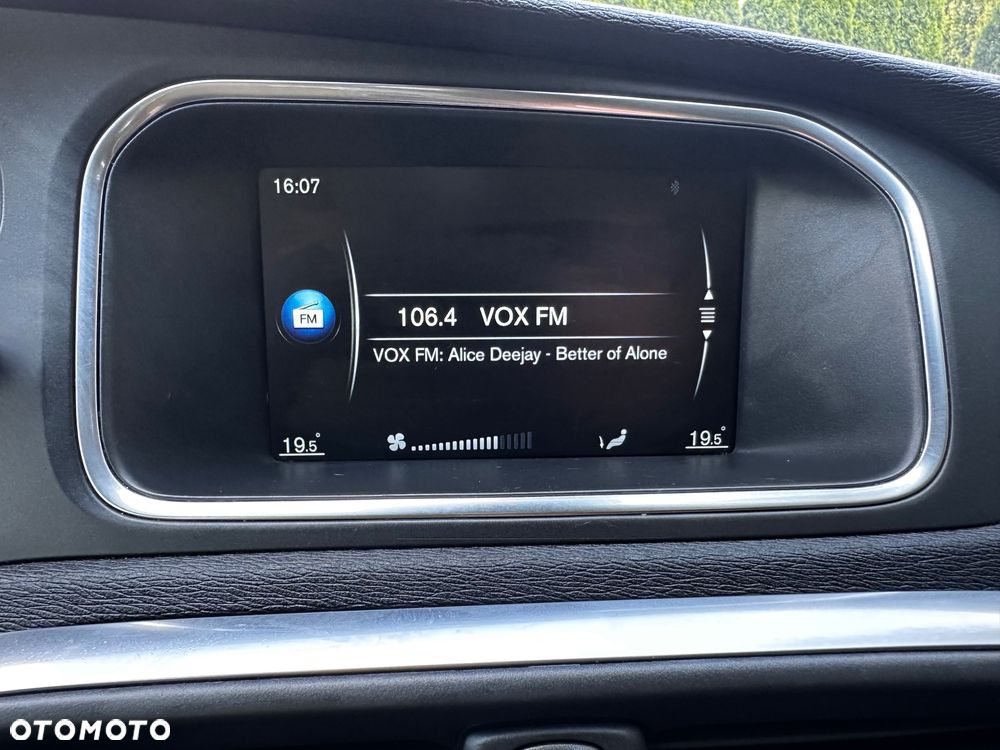 Volvo V40 D2 Momentum - 37