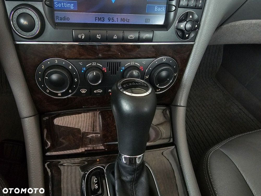 Mercedes-Benz CLK - 27