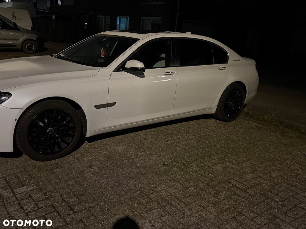 BMW Seria 7 - 20