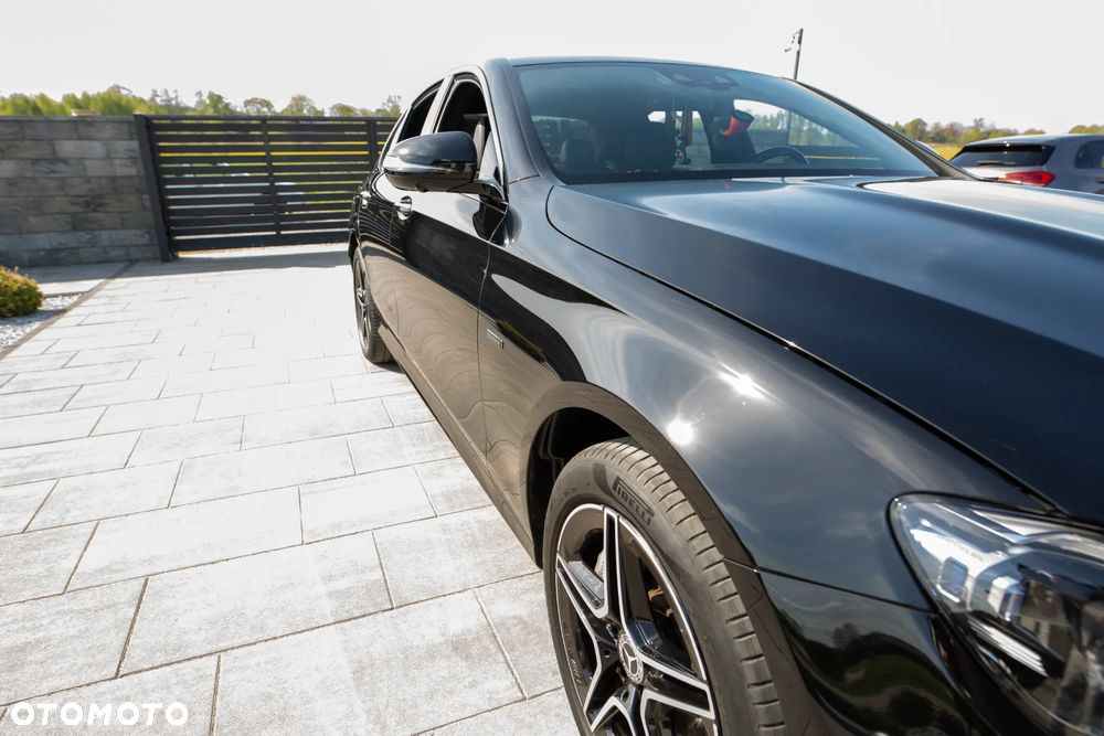 Mercedes-Benz Klasa E 300 4Matic 9G-TRONIC AMG Line - 9