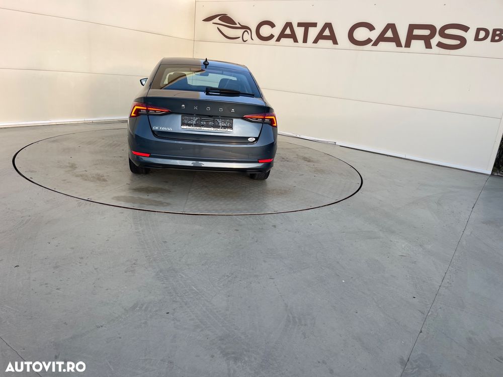 Skoda Octavia 2.0 TDI DSG Style - 12