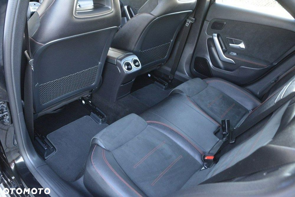 Mercedes-Benz Klasa A 180 AMG Line - 34