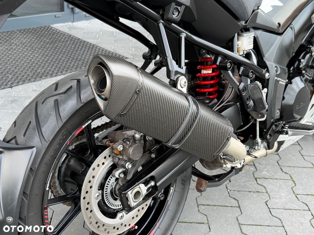 Suzuki V-STROM - 12