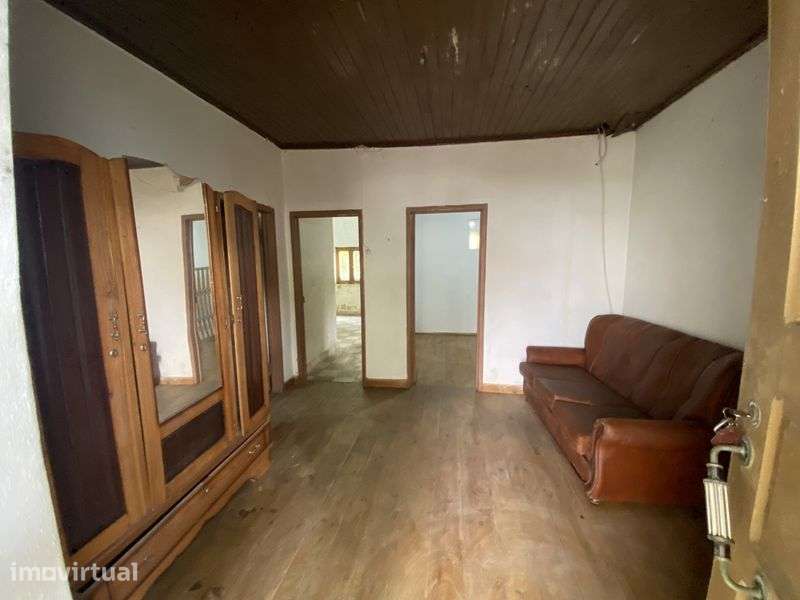 Moradia para renovar - Grande imagem: 4/12