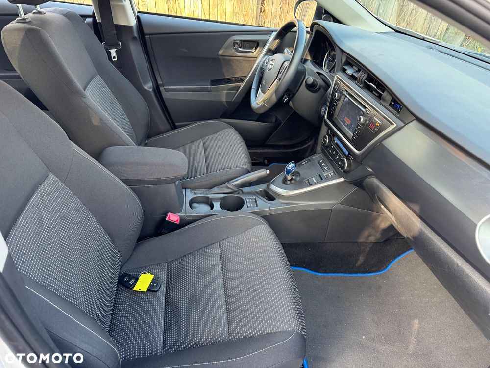 Toyota Auris - 16