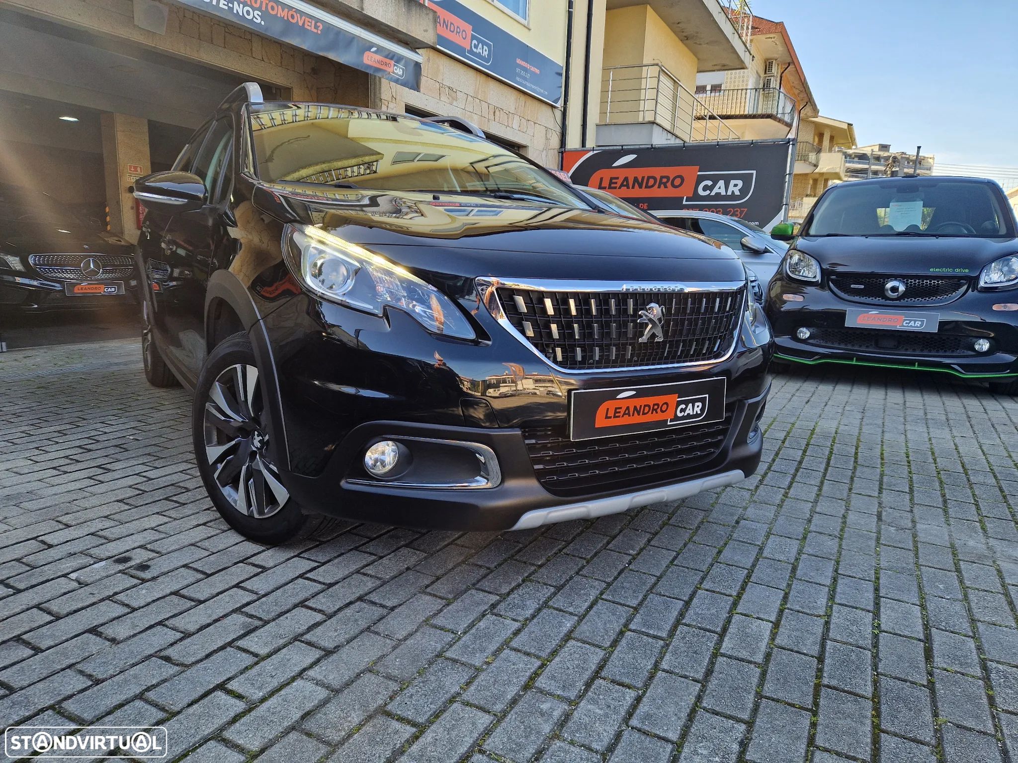 Peugeot 2008 1.5 BlueHDi Allure EAT6 - 1