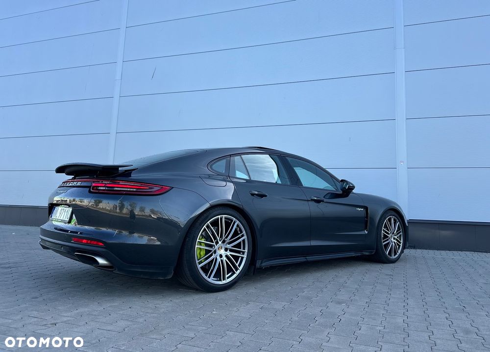 Porsche Panamera 4 E-Hybrid Platinum Edition - 14