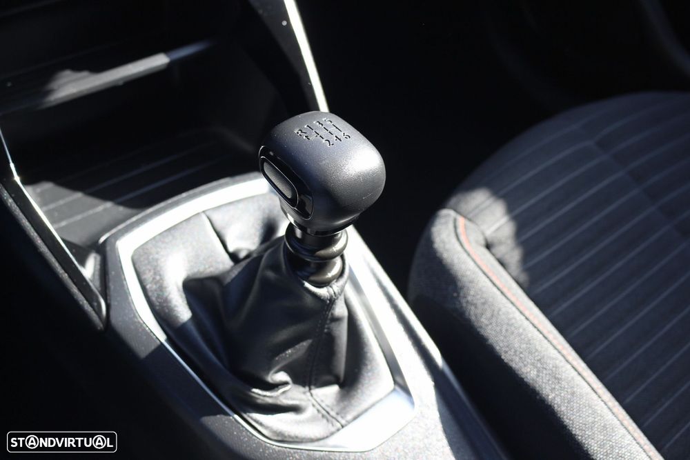 Peugeot 208 1.2 PureTech Active Pack - 36