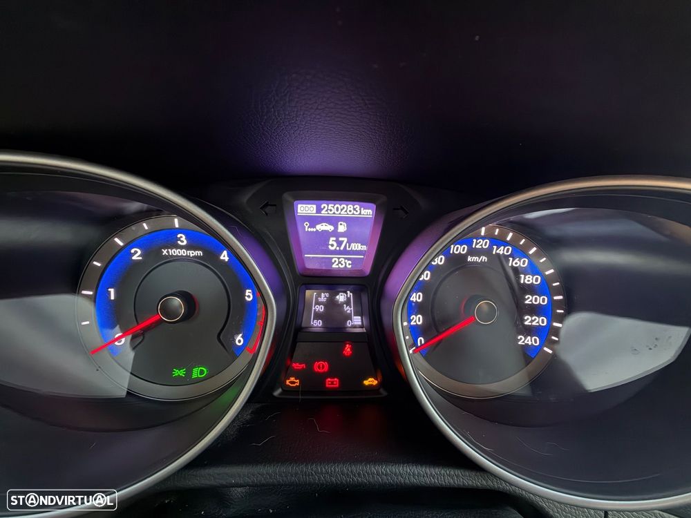 Hyundai i30 CW - 16