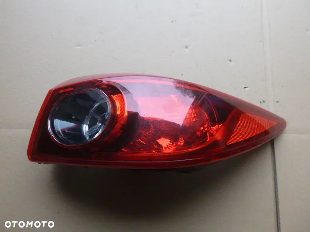 LAMPA PRAWY TYŁ PRAWA TYLNA MAZDA 3 SEDAN 2014-2018 - 1