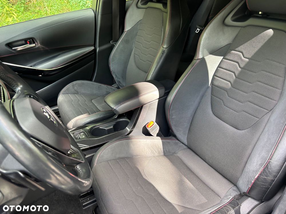 Toyota Corolla 2.0 Hybrid Executive - 11