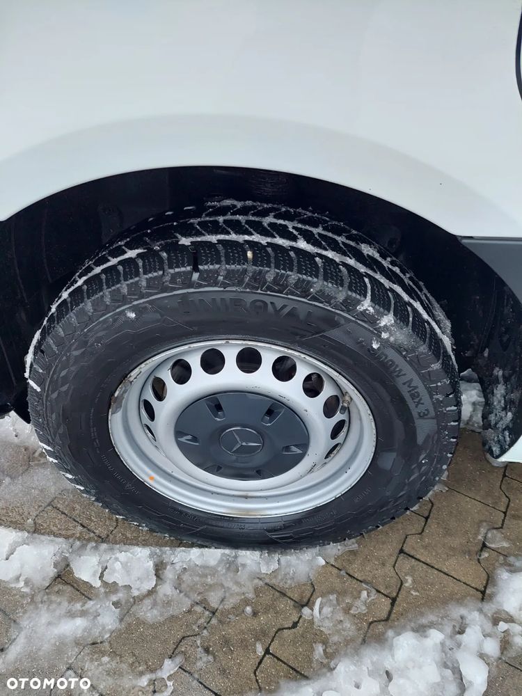 Mercedes-Benz Sprinter 319 - 17