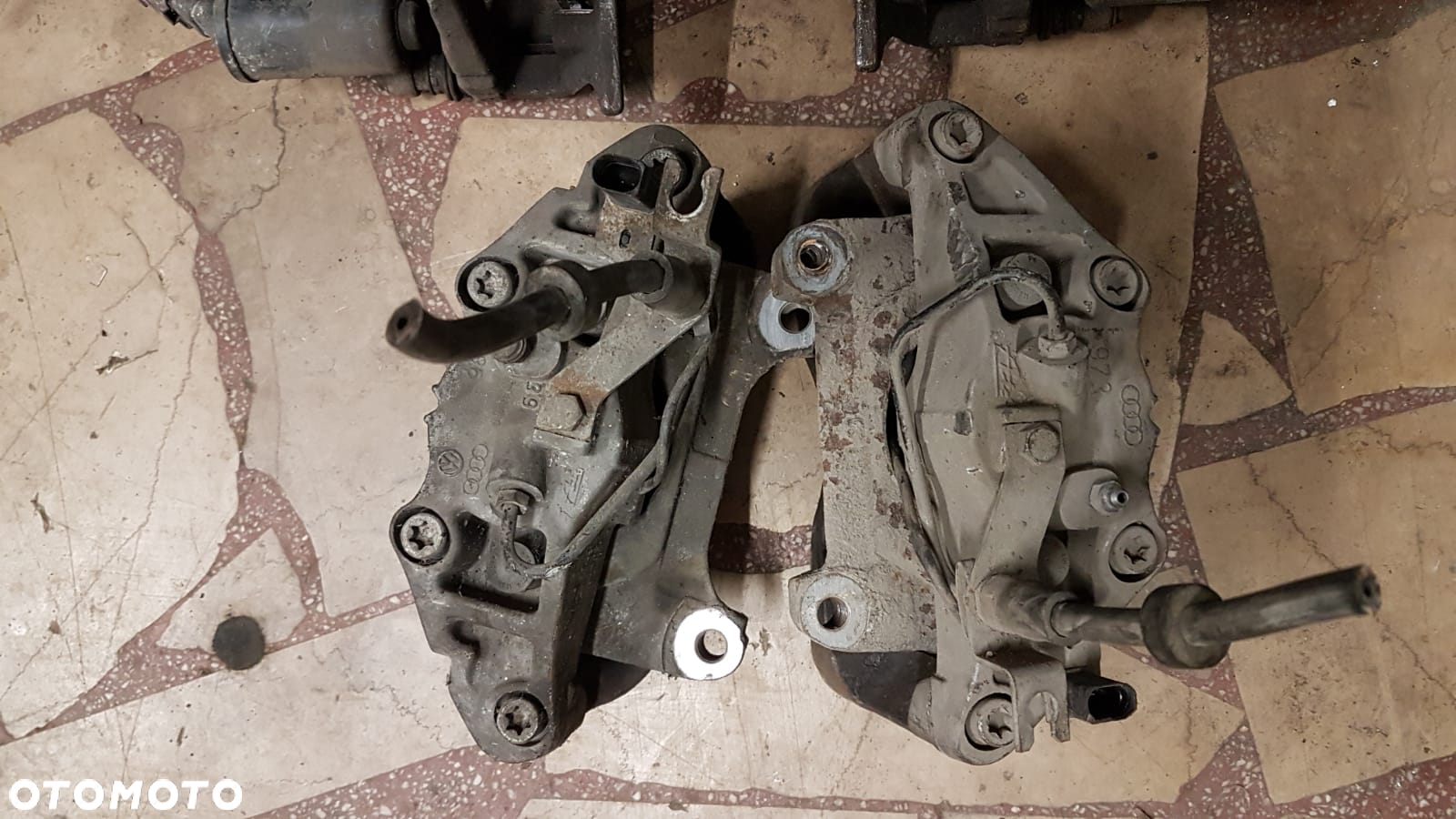 ZACISK HAMULCOWY LEWY PRAWY A6 A4 A8 Q3 982 345MM 973 320MM - 2