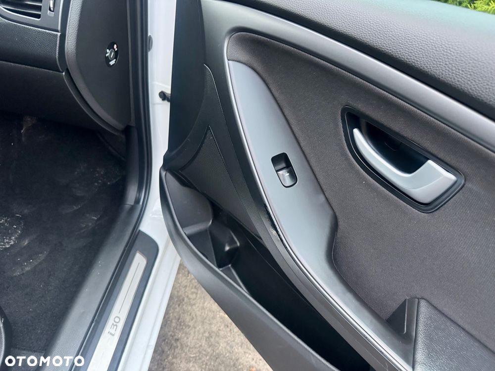 Hyundai i30 1.6 GDI BlueDrive Premium - 15