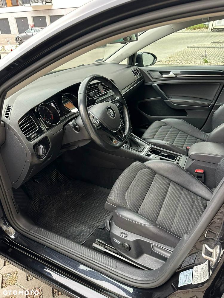 Volkswagen Golf - 8