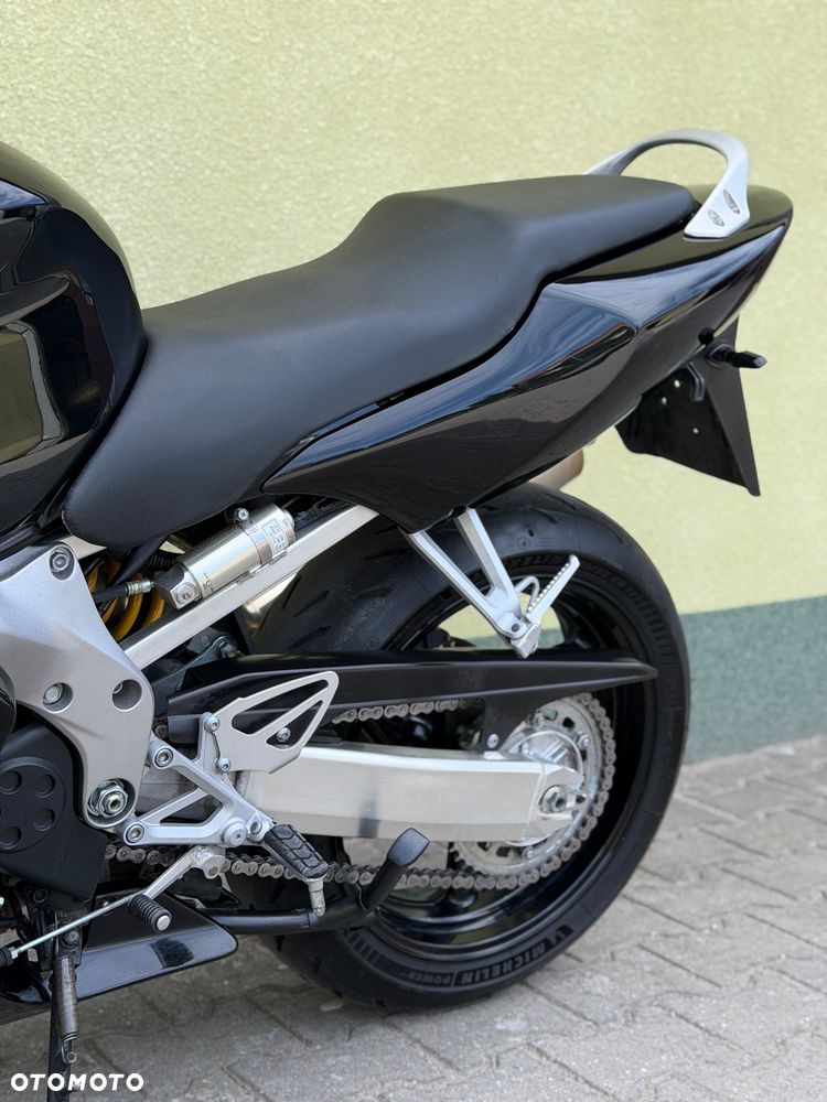 Honda CBR - 32
