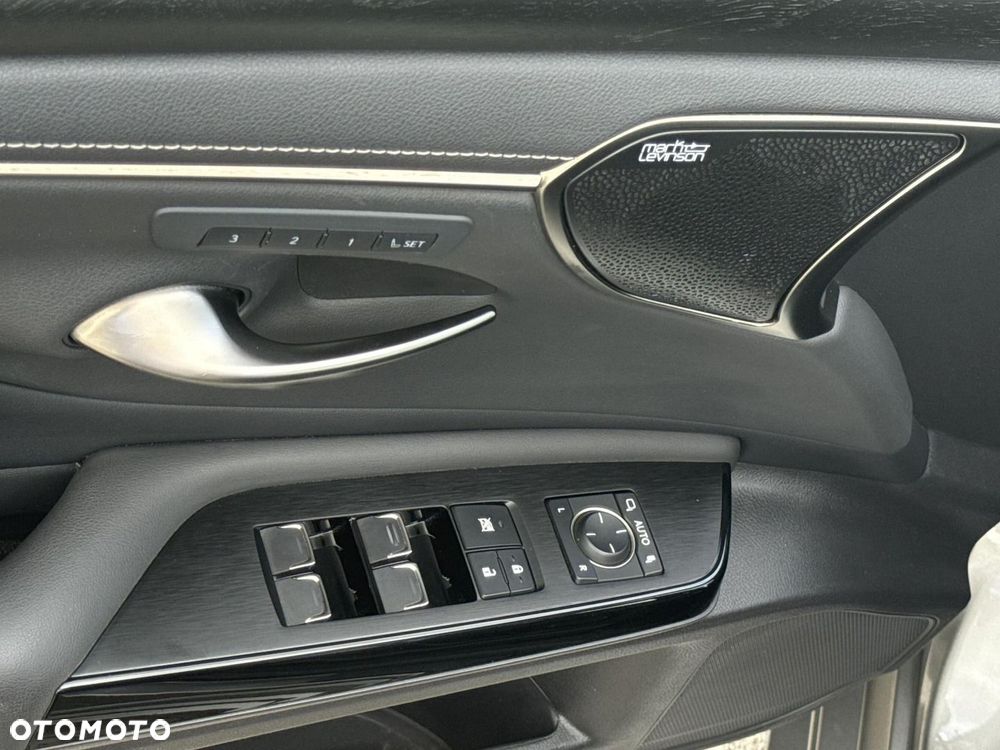 Lexus ES 300h Prestige - 9