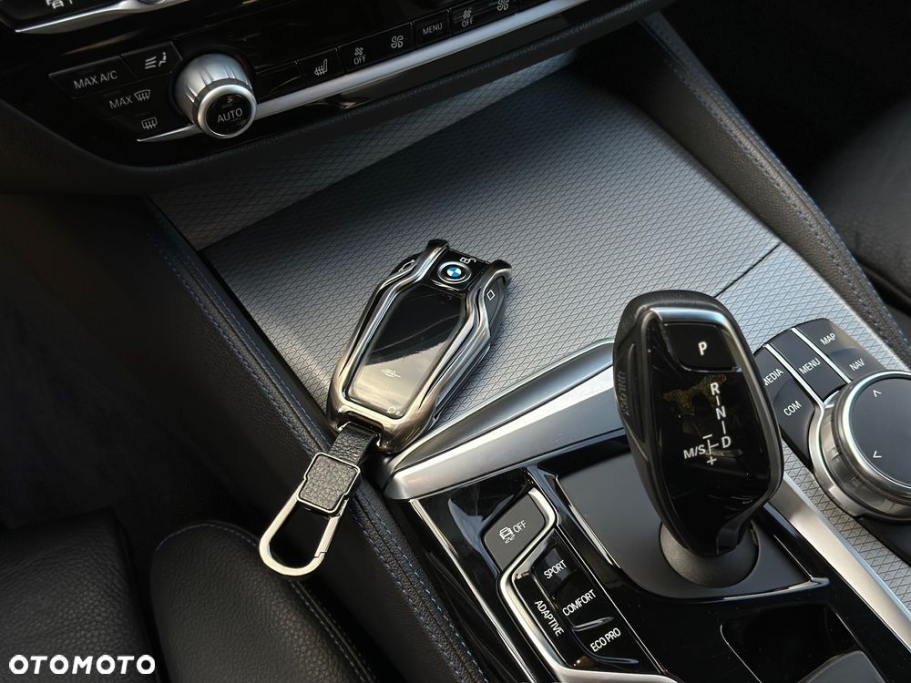 BMW Seria 5 520d xDrive M Sport sport - 39