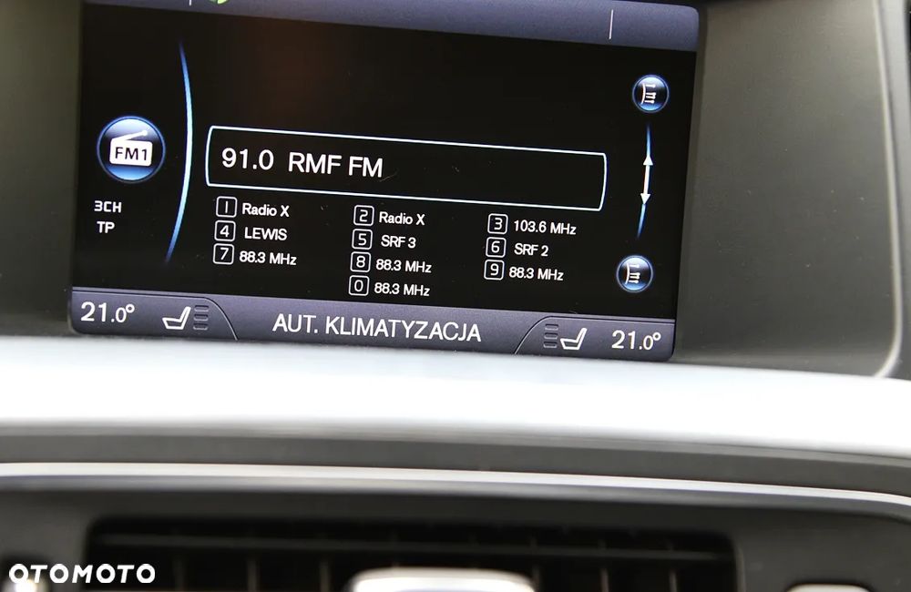 Volvo V60 2.0T R-Design - 39