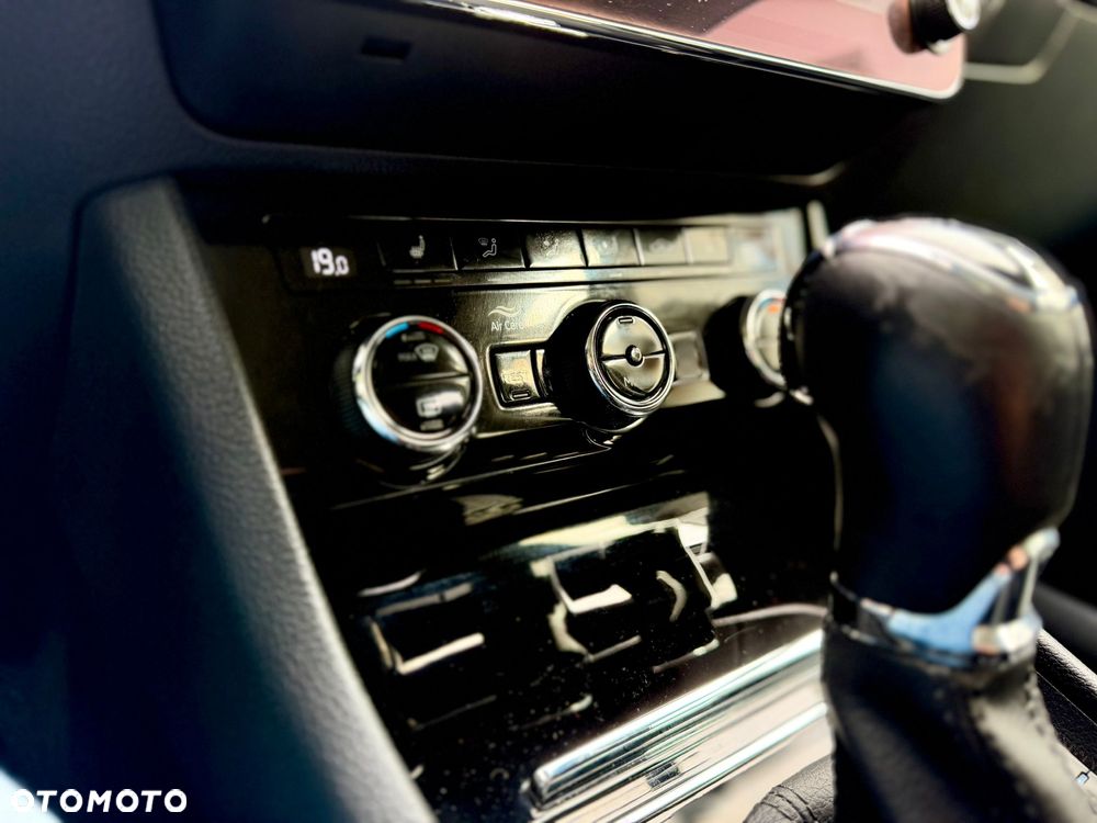 Skoda Superb 2.0 TDI Style DSG - 30