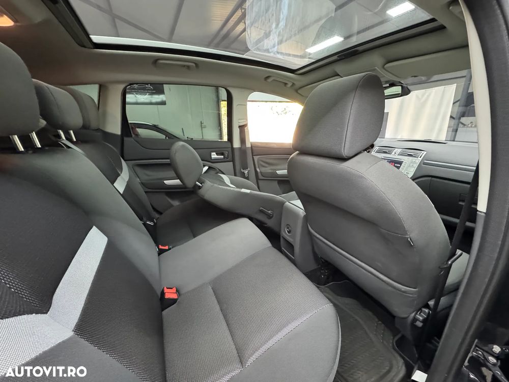 Ford Kuga 2012 photo 5
