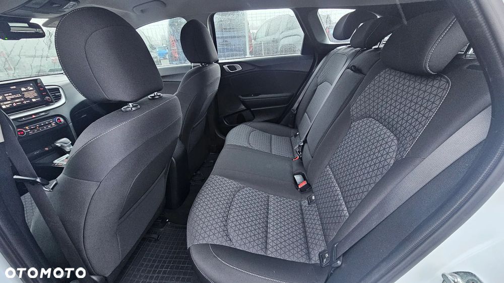 Kia Ceed 1.6 CRDi SCR M DCT - 16