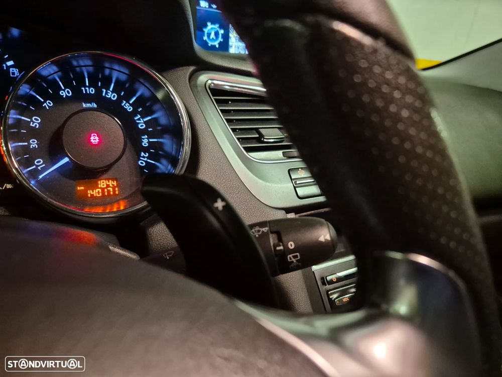 Peugeot 5008 1.6 E-HDi Allure 2-Tronic - 23