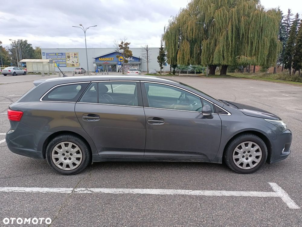 Toyota Avensis 1.8 Sol - 5