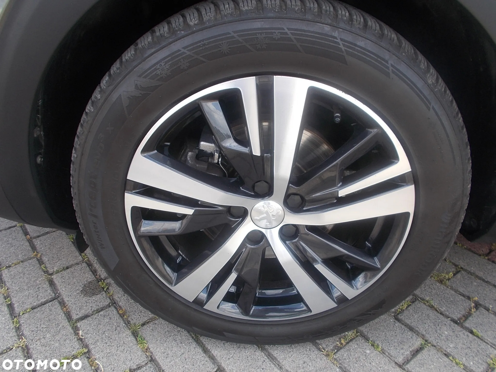 Peugeot 3008 1.2 PureTech Allure S&S EAT6 - 23
