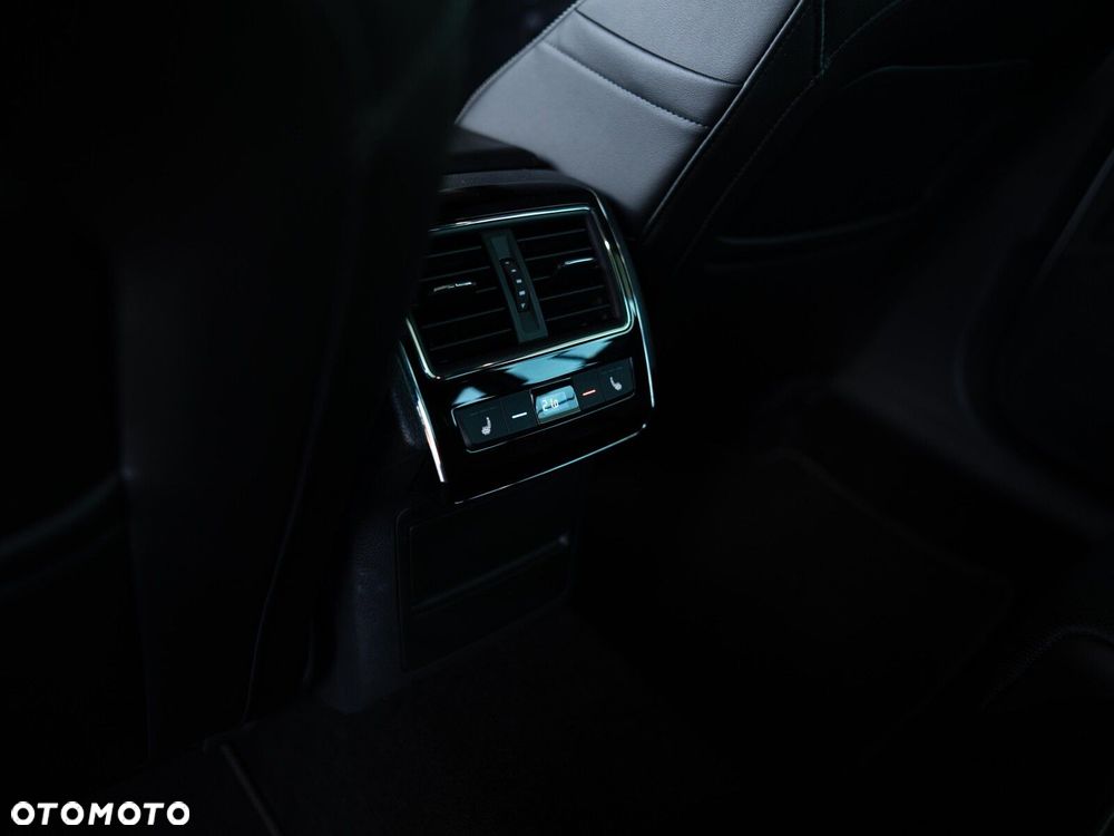 Skoda Superb 2.0 TDI SCR 4x4 L&K DSG - 33