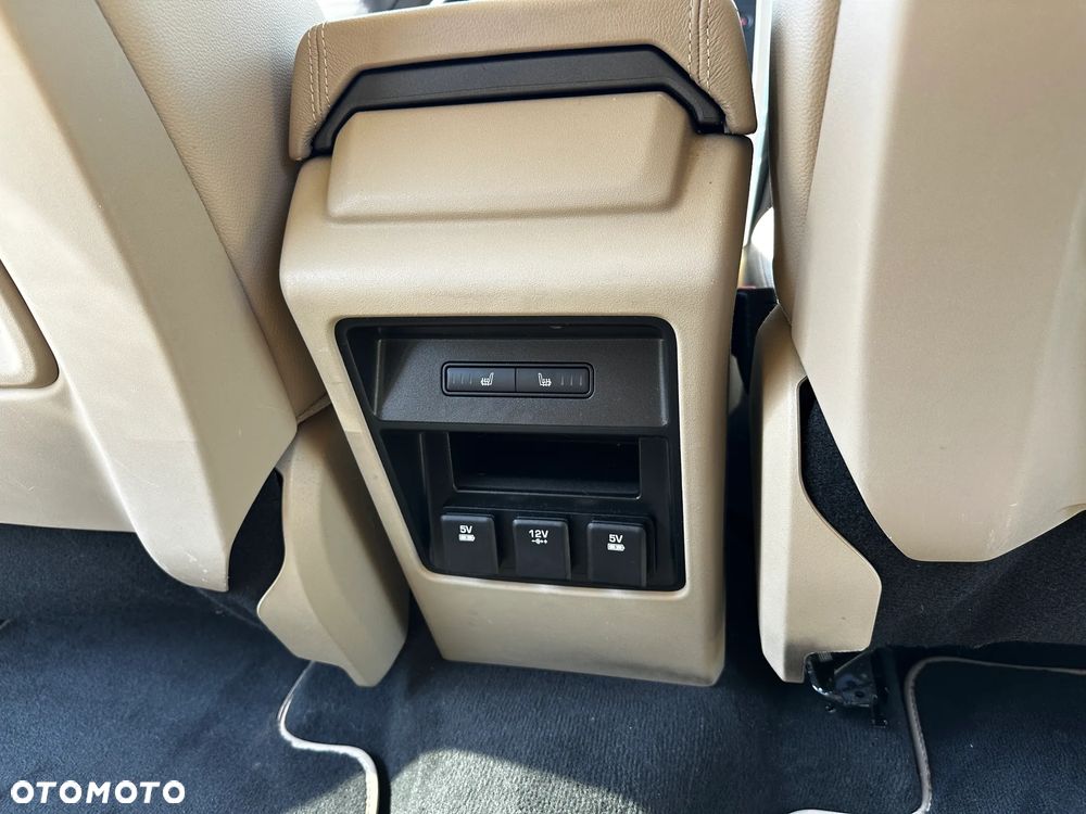 Land Rover Discovery Sport - 26