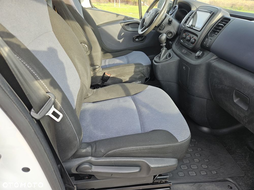 Opel Vivaro - 8