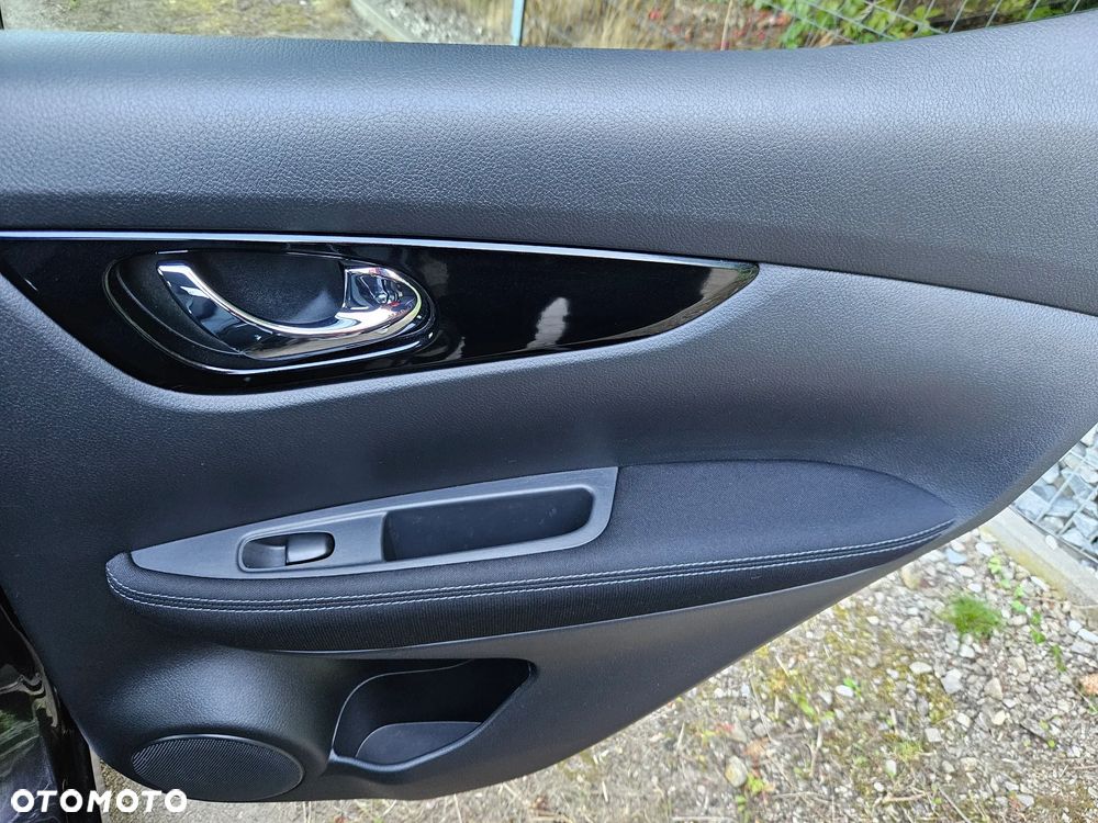 Nissan Qashqai 1.2 DIG-T N-Connecta - 35