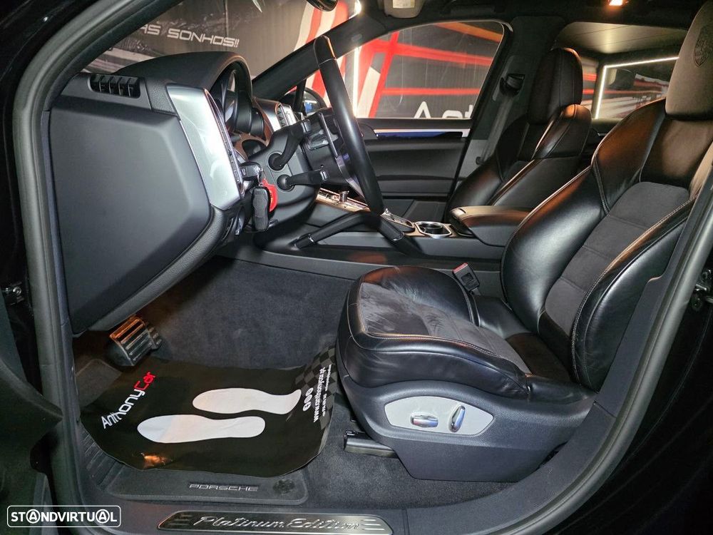 Porsche Cayenne Platinum Edition - 14