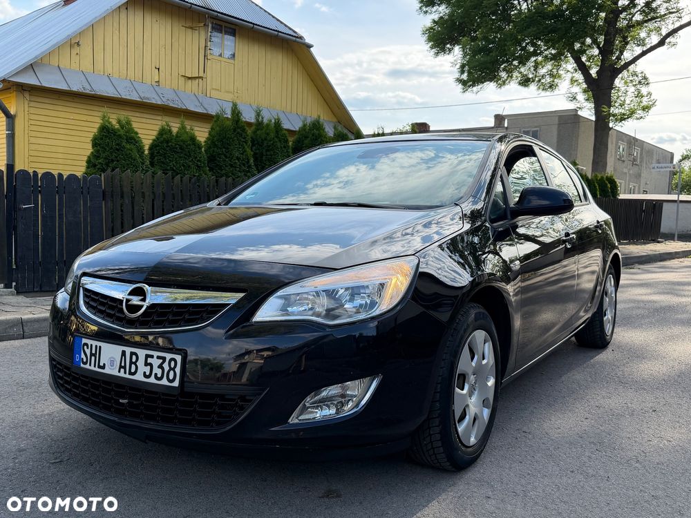 Opel Astra 1.6 150 Jahre - 1