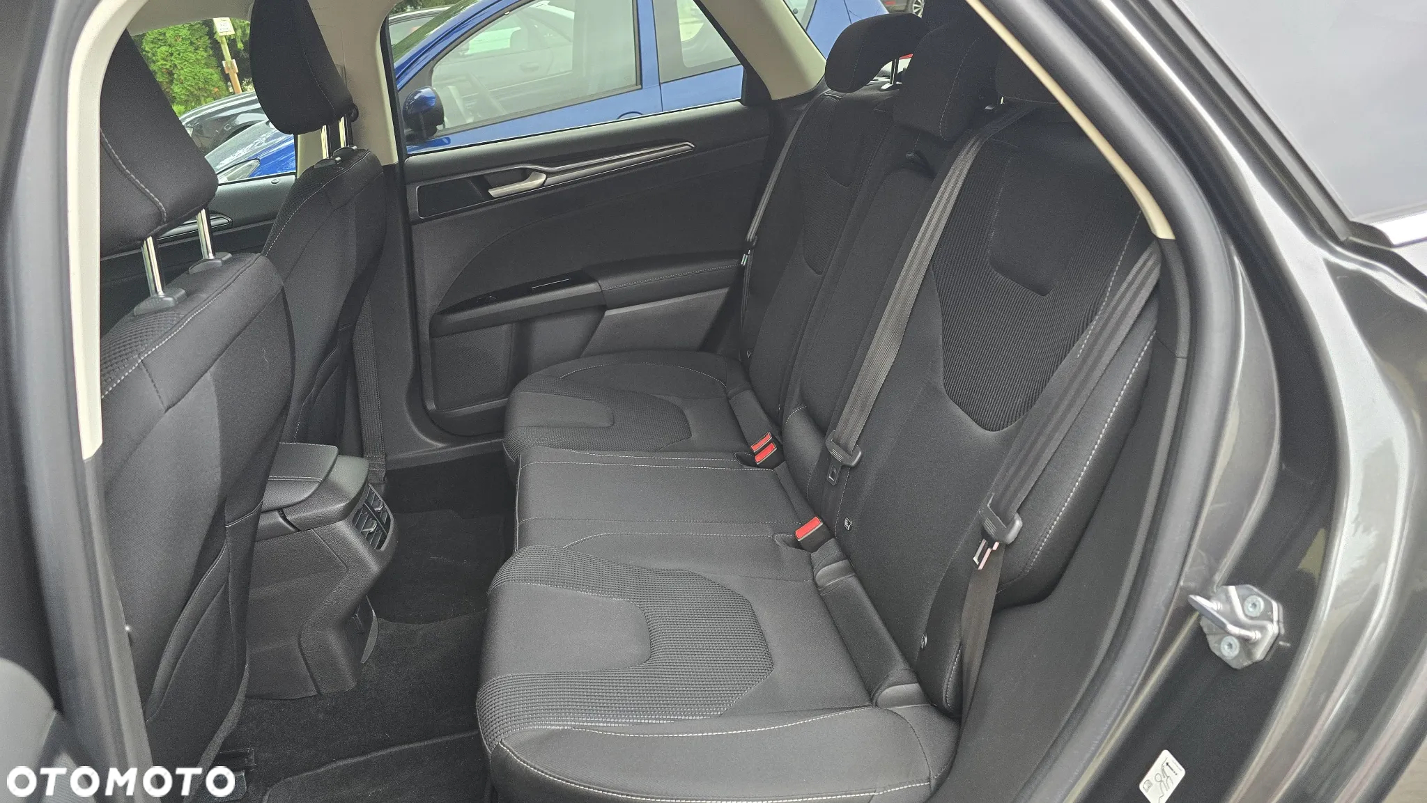 Ford Mondeo 2.0 EcoBlue Titanium - 24