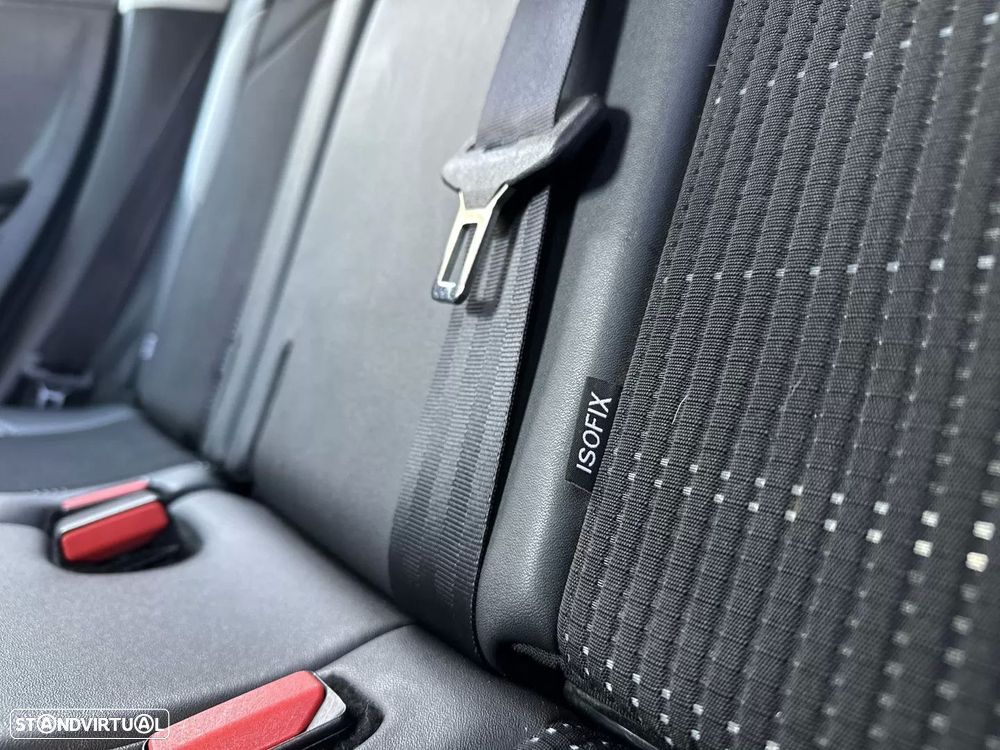 Peugeot 2008 1.2 PureTech Allure EAT6 - 13