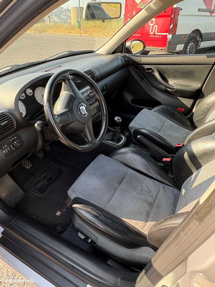 SEAT Leon 1.9 TDI FR - 11
