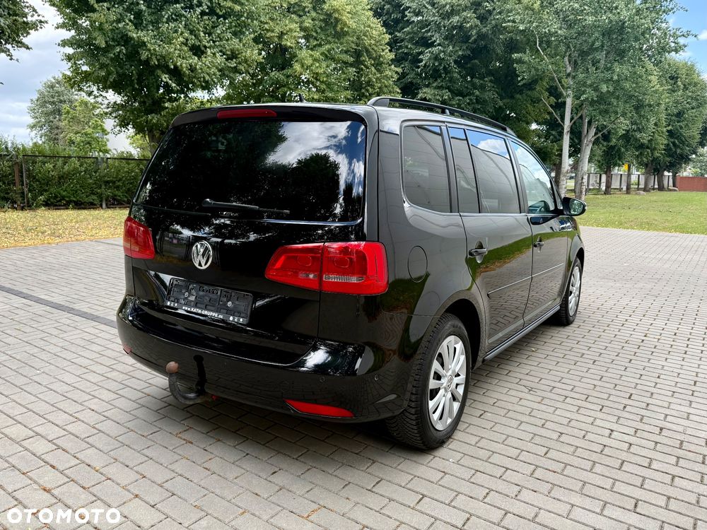 Volkswagen Touran - 10