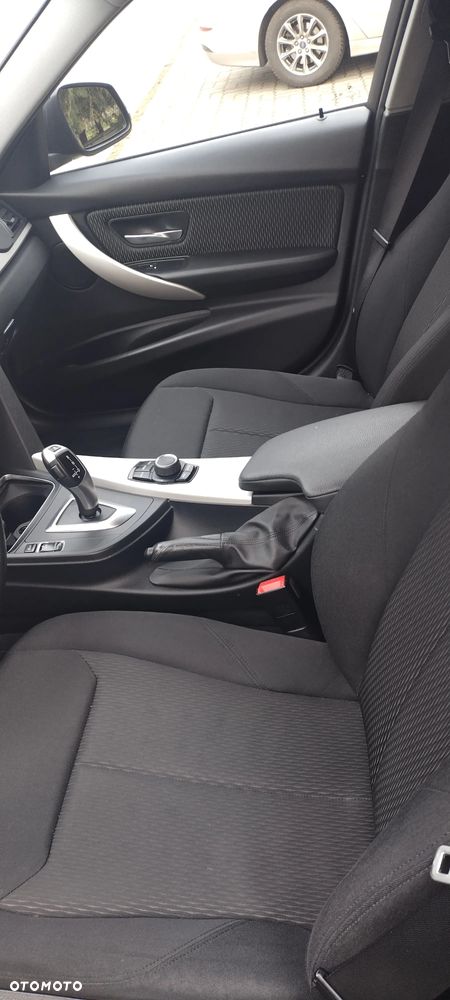 BMW Seria 3 318i Advantage - 18