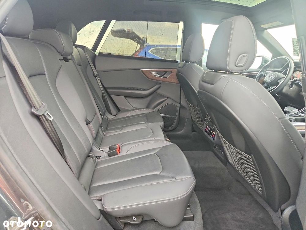 Audi Q8 - 10