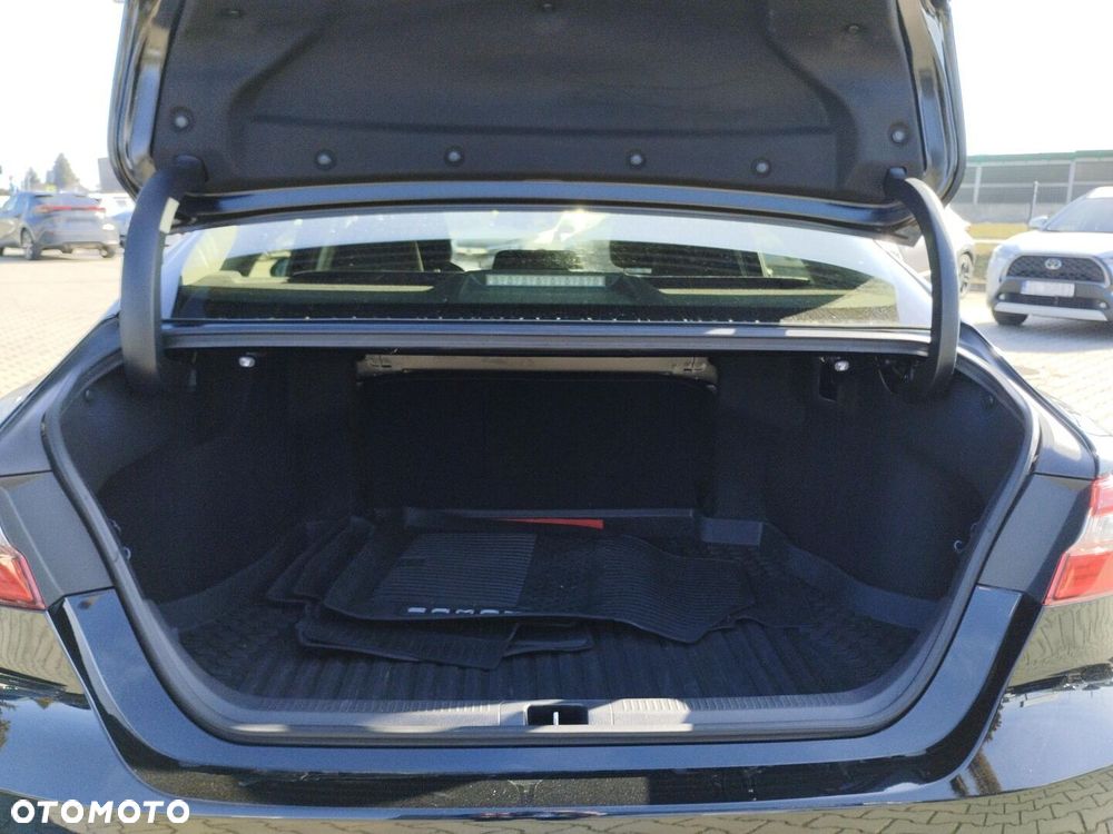 Toyota Camry 2.5 Hybrid Comfort CVT - 25